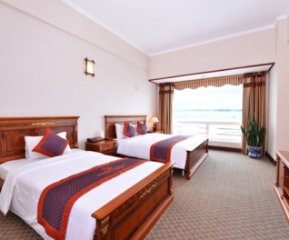 Phòng Grand Suite Sea View 2N1Đ - Khách sạn Grand 4 sao Hạ Long