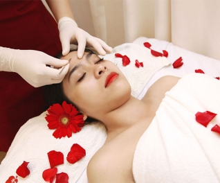 Liệu trình điều trị mụn cao cấp tại Nàng Spa