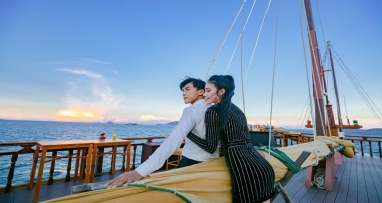 Du lịch khám phá vịnh Nha Trang, tiệc cocktail và ngắm mặt trời lặn tại Emperor Cruises 5 sao - Gói đặc biệt
