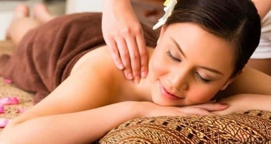 Massage cổ vai gáy tại Nga Spa Dưỡng Sinh Trị Liệu Đông Y