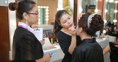 Khóa học Make Up cá nhân cấp tốc 5 buổi tại Học Viện Đào Tạo Thẩm Mỹ Quốc Tế Vietbeauty