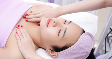 Massage body thư giãn kèm thanh tẩy và chăm sóc da mặt tại AHA Spa