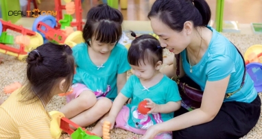 Vé vào cổng khu vui chơi Nhà sách Tân Việt Royal City - Áp dụng từ thứ 2 đến thứ 6