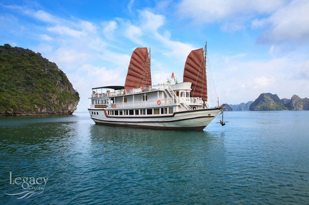 Tour Hạ Long - Nghỉ Legacy Cruise và Khách sạn 4 sao (3N2Đ)