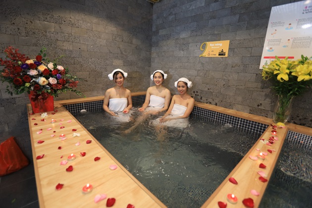 Trải nghiệm 07 bước tắm Onsen và liệu trình xông sục Sakura tại Shio Spa