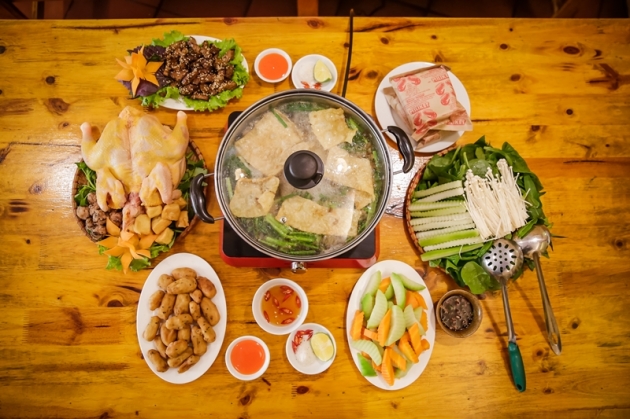 Set Lẩu Hoàng Cầu siêu hấp dẫn cho 04 người tại Hoàng Cầu Quán