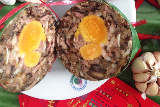 Chọn 01 Trong 03 Sản Phẩm Chả Hoa Ngũ Sắc, Giò Thủ Trứng Muối Hoặc Jambong