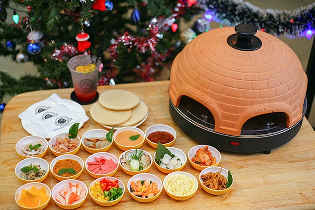 Ngon độc lạ với Pizza tự nướng tại bàn đầu tiên tại Việt Nam