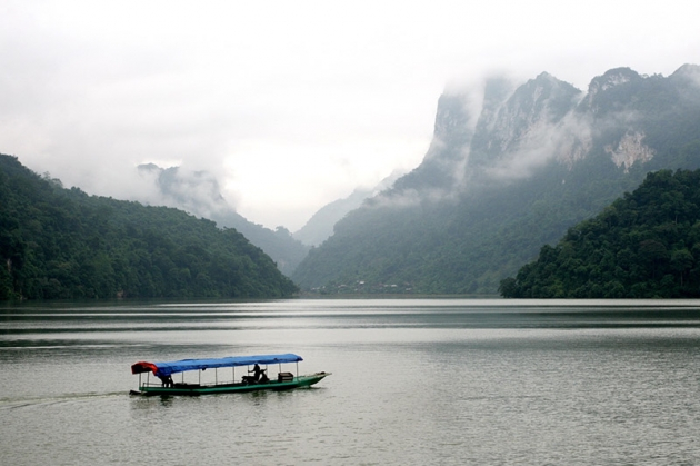 Tour Hồ Ba Bể - Động Hua Mạ 2N1Đ