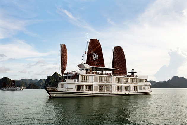 Du thuyền 5* Pelican: Du ngoạn Vịnh Hạ Long 3N2Đ
