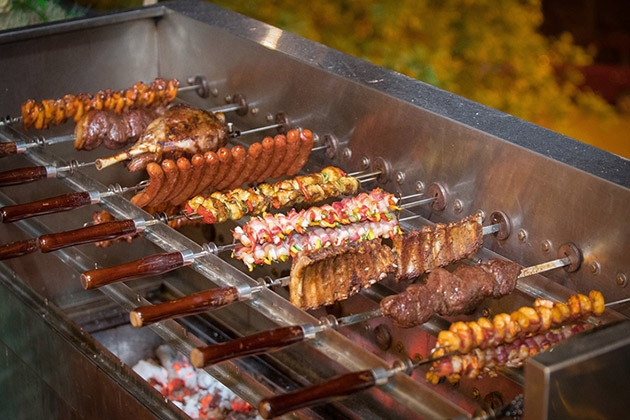 Buffet Đẳng Cấp VIP Với Tiệc Nướng Brazil Tại Nhà Hàng Carnaval