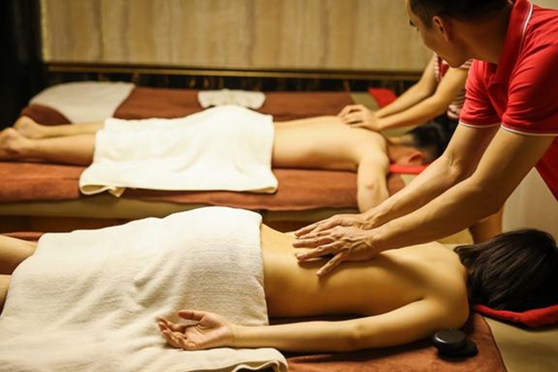 Massage body đá nóng bùn cứu - Miễn phí xông hơi đá muối Hymalaya