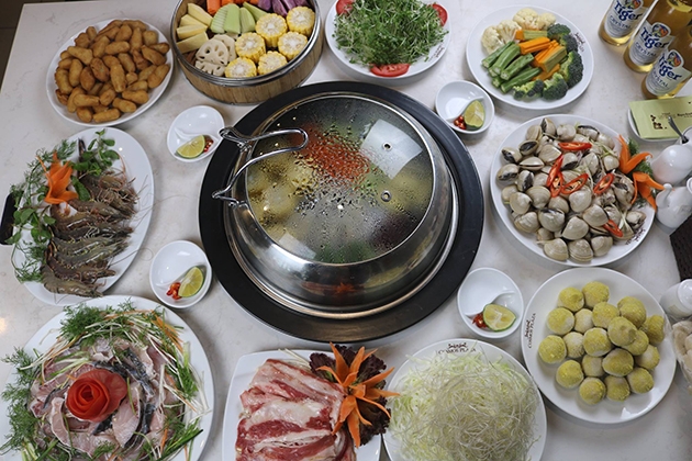 Lẩu hơi đặc biệt có cá tầm, tôm, ngao - Áp dụng buổi trưa tại Lẩu hơi Cosmos