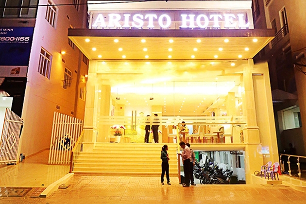 Aristo Sài Gòn Hotel 4 Sao - Phòng Premier Deluxe dành cho 02 khách