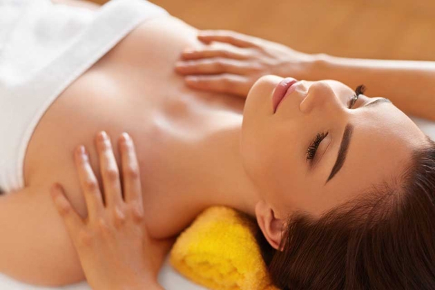 Massage và đắp bùn, gừng, thải độc lưng, vai, cổ, gáy tại Miyu Healthy Spa