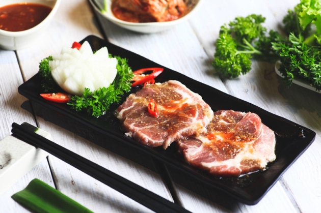 Buffet nướng lẩu Hàn Quốc thượng hạng cho 04 người tặng Pepsi tại Nhà hàng Sariwon