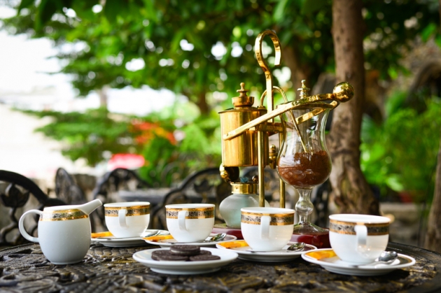 Set Cafe sữa dê hoàng gia Bỉ cho 02 - 04 người tại Cafe Lâu Đài Đá