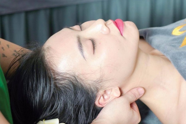 Gội đầu dưỡng sinh và massage ấn huyệt tại Mộc Tâm An Spa