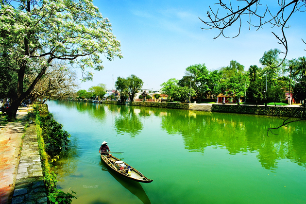 Ngắm bình minh trên sông Hương xứ Huế