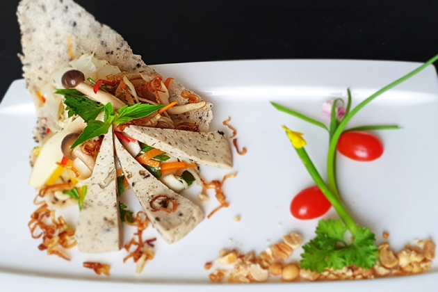 Tour du ngoạn sông Sài Gòn và set menu chay 05 món - Tàu 5 sao Saigon Princess