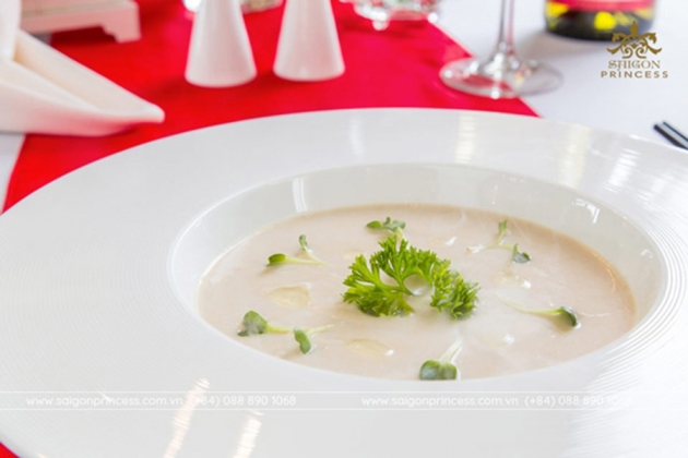 Tour du ngoạn sông Sài Gòn và set menu chay 04 món - Tàu 5 sao Saigon Princess