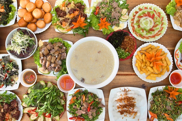Buffet Nghé tơ khổng lồ tại Nghé Vàng Beer Club