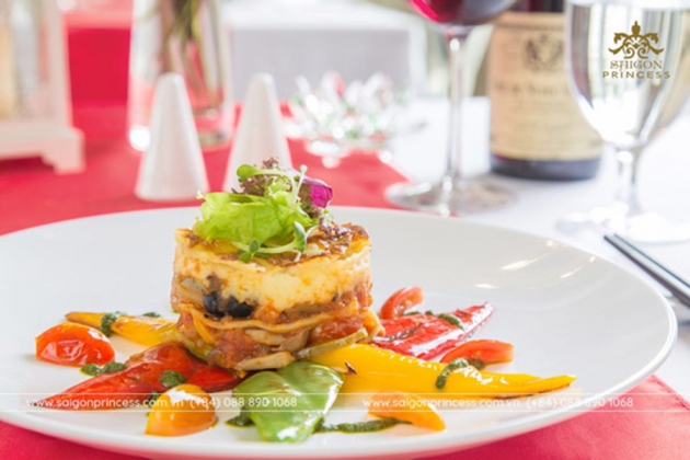 Tour du ngoạn sông Sài Gòn và set menu chay 04 món - Tàu 5 sao Saigon Princess