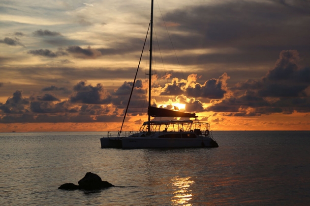 Bao trọn du thuyền Vega Yacht trải nghiệm hành trình ngày/ ngắm hoàng hôn trên vịnh Nha Trang