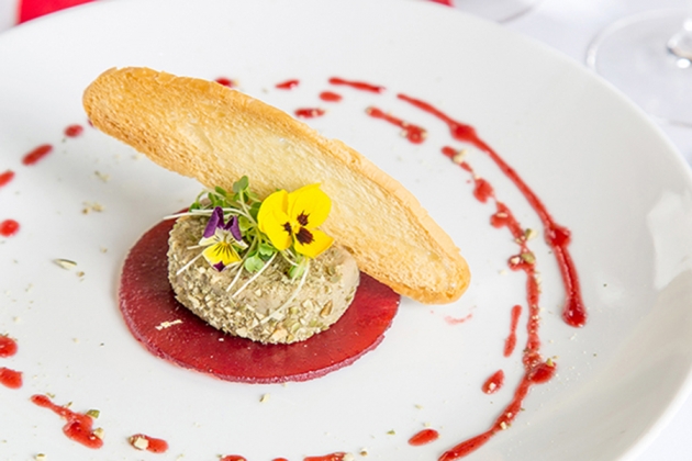 Tour du ngoạn sông Sài Gòn và set menu 04 món - Tàu 5 sao Saigon Princess
