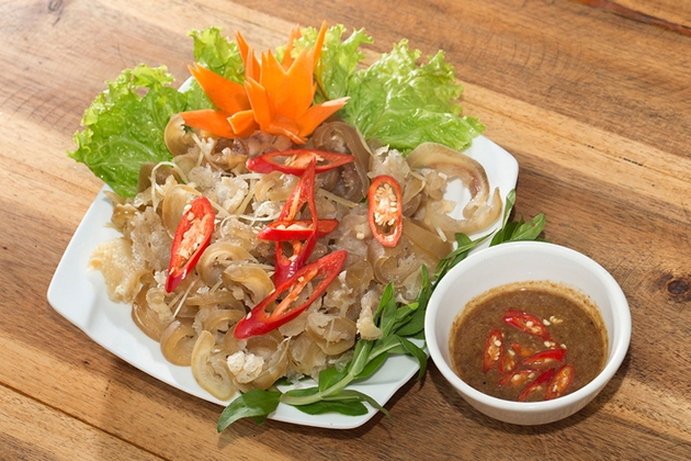 Buffet Nghé tơ khổng lồ tại Nghé Vàng Beer Club