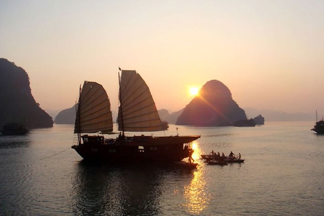Tour Hà Nội - Hạ Long ngủ tàu 3* (2N1Đ)
