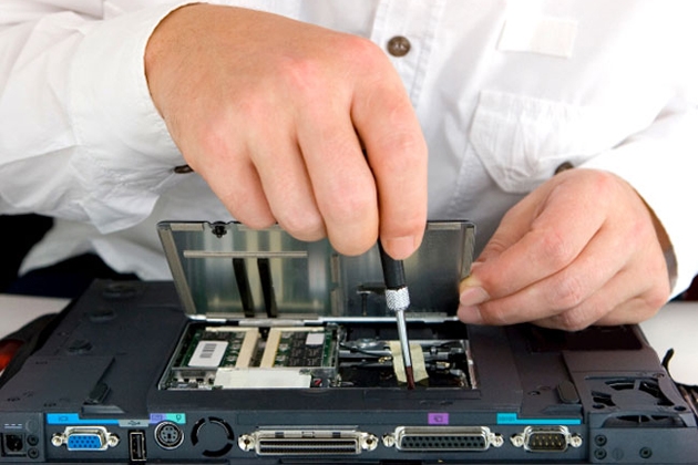 Dịch vụ vệ sinh Laptop, kiểm tra phần cứng, phần mềm và cài đặt Windows tại CSA