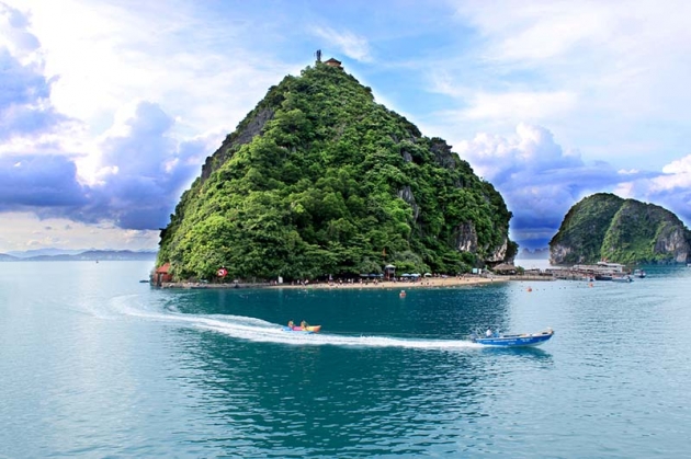 Hà Nội - Hạ Long - Ngủ tàu Golden Star 3* (2N1Đ)