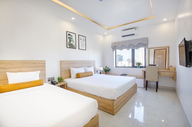 Khách sạn Cotinent 3 sao