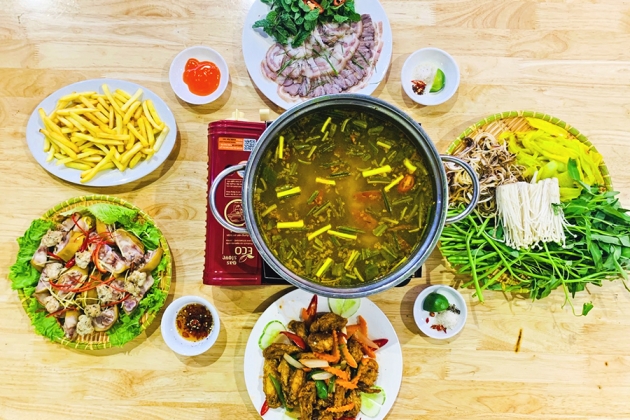 Lẩu móng giò cho 05-06 người tại Lẩu Leng Keng