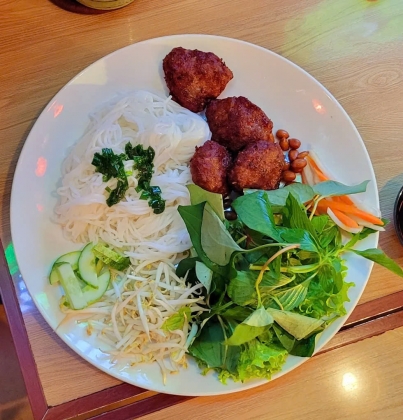 an-chay-nha-hang-little-bodhi-tree-saigon4