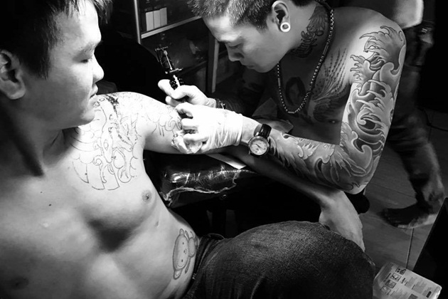 Khóa học xăm nghệ thuật miễn phí
Rio Tattoo Studio sẽ tổ chức khóa học xăm nghệ thuật hoàn toàn miễn phí, giúp bạn trở thành một hoạ sĩ xăm hình giỏi. Sẵn sàng chia sẽ kinh nghiệm và kiến thức của mình cho tất cả mọi người. Hãy tận dụng cơ hội này để học hỏi và phát triển tài năng của mình.