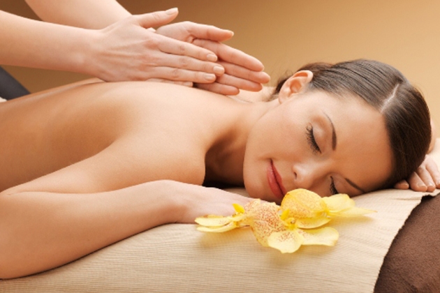 Massage body kết hợp đả thông kinh lạc tại Viện thẩm mỹ Hải Chi