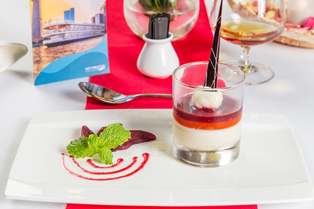 Tour du ngoạn sông Sài Gòn và set menu 04 món - Tàu 5 sao Saigon Princess