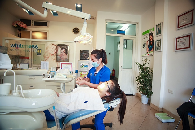Khám + Tư vấn + Chụp Xquang + Lấy cao răng + Đánh bóng răng bằng ...