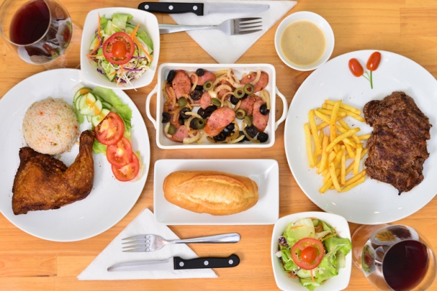 Bữa ăn lãng mạn với nền ẩm thực Châu Âu tại Nhà hàng Oliu Đỏ