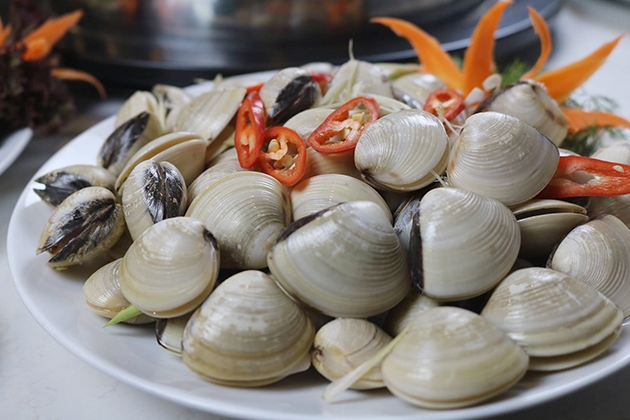 Lẩu hơi đặc biệt có cá tầm, tôm, ngao - Áp dụng buổi trưa tại Lẩu hơi Cosmos