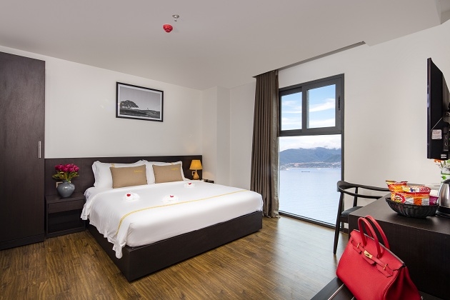 Khách sạn Meriton Nha Trang