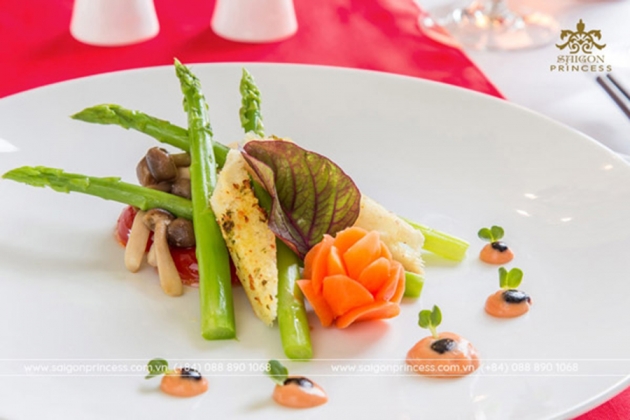 Tour du ngoạn sông Sài Gòn và set menu chay 05 món - Tàu 5 sao Saigon Princess