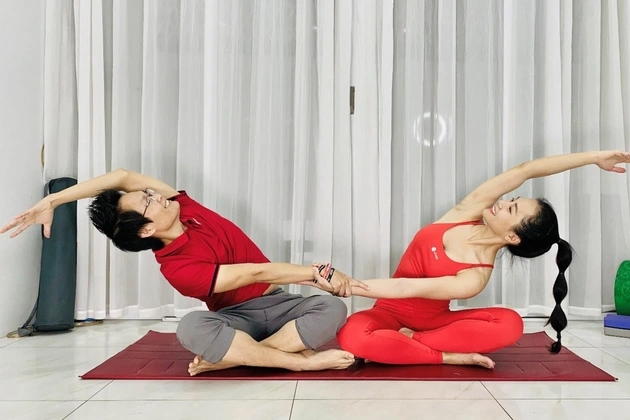 Ngoài yoga, còn có các phương pháp trị liệu nào khác dành cho đau mỏi vai gáy mà bạn có thể gợi ý?