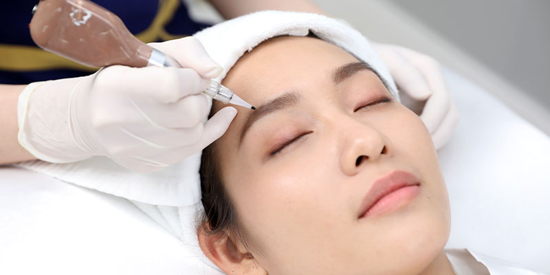 Phun xăm chân mày nữ giữ được bao lâu? 2 Thẩm mỹ viện Ngọc Dung - Phẩy sợi lông mày siêu thực