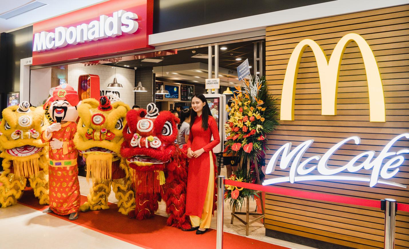 mcdonalds-khai-truong-nha-hang