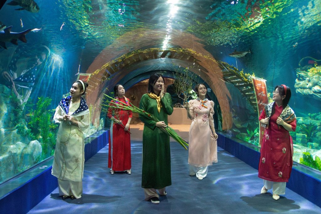 thuy-cung-lotte-world-ha-noi thuy-cung-lotte-world-ha-noi
