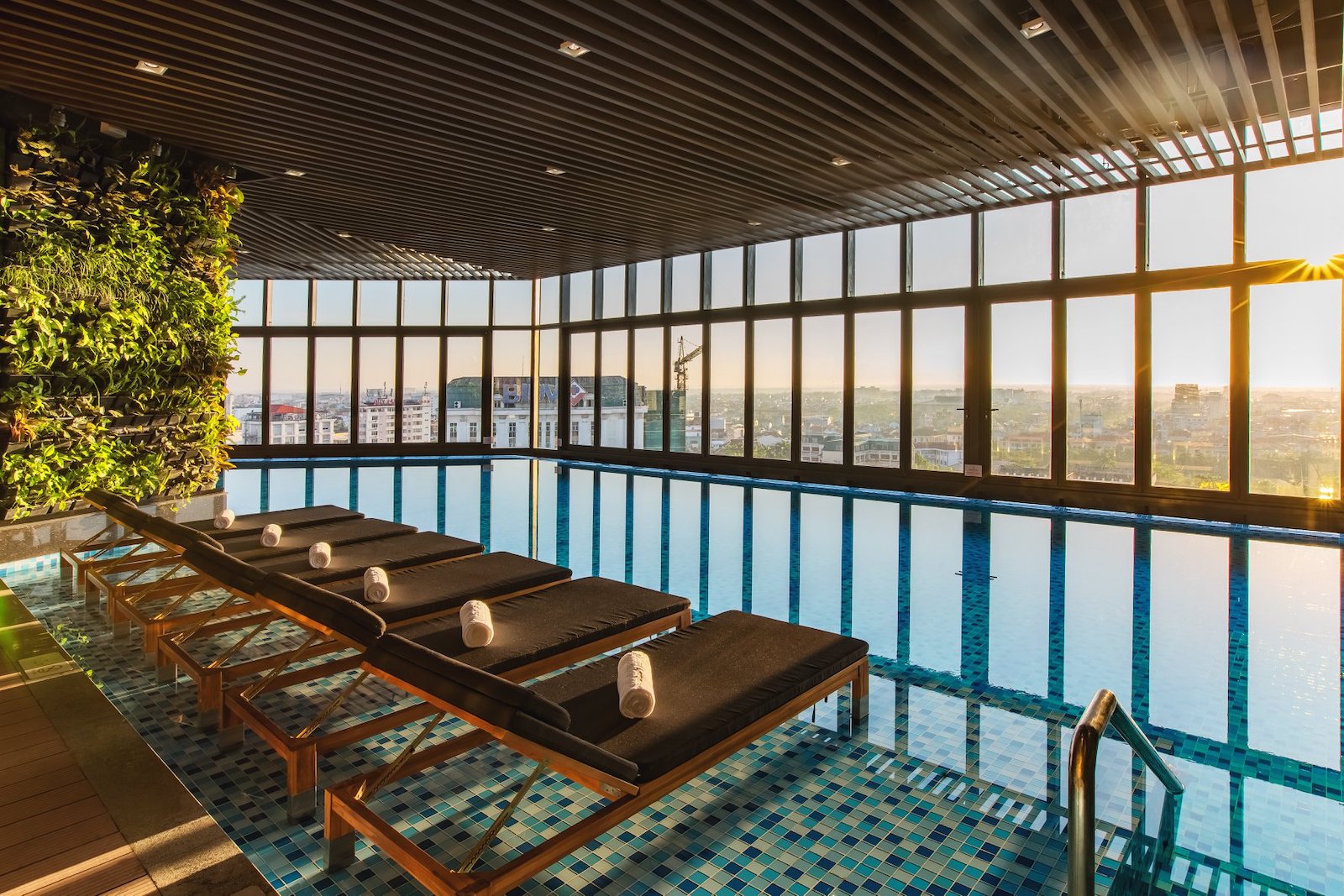 vinpearl-hotel-thanh-hoa-vietnam-pool